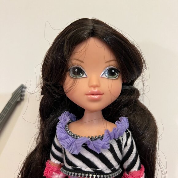 Lot of 2 Moxie Girlz | Jammaz Lexa Doll and Masquerade Ball Avery Doll - Picture 8 of 9